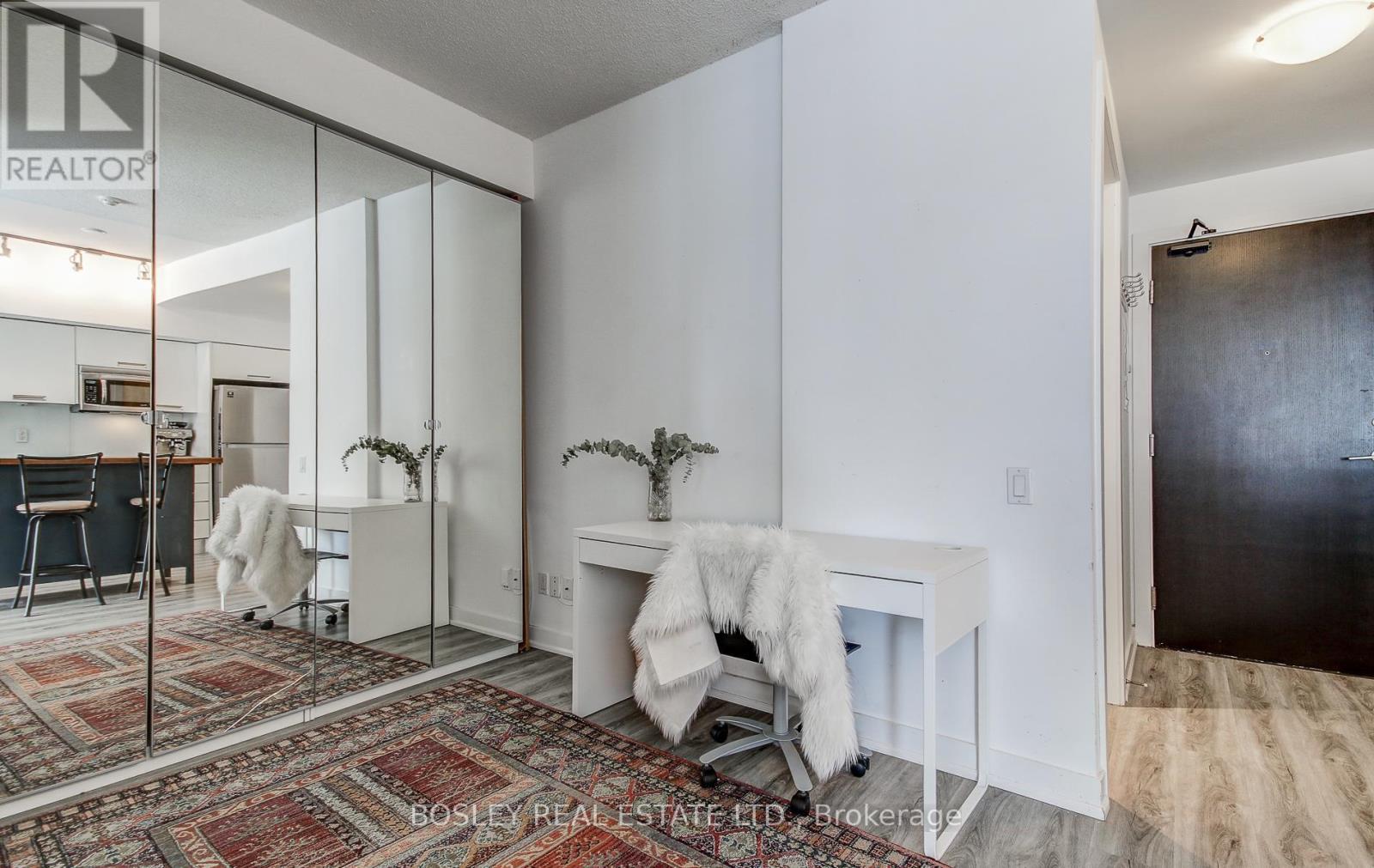 608 - 33 Charles Street E, Toronto, ON - Indoor