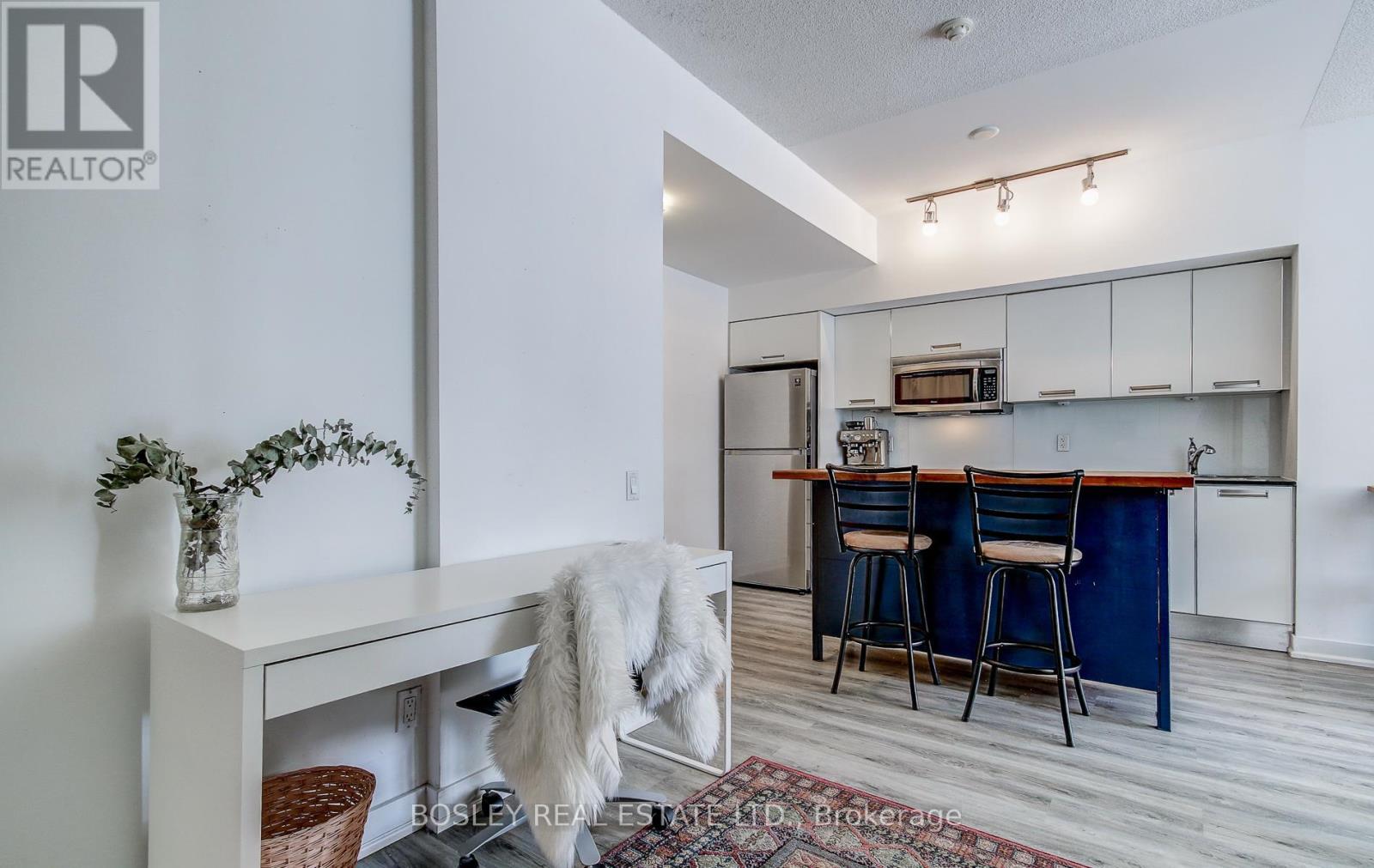 608 - 33 Charles Street E, Toronto, ON - Indoor Photo Showing Other Room