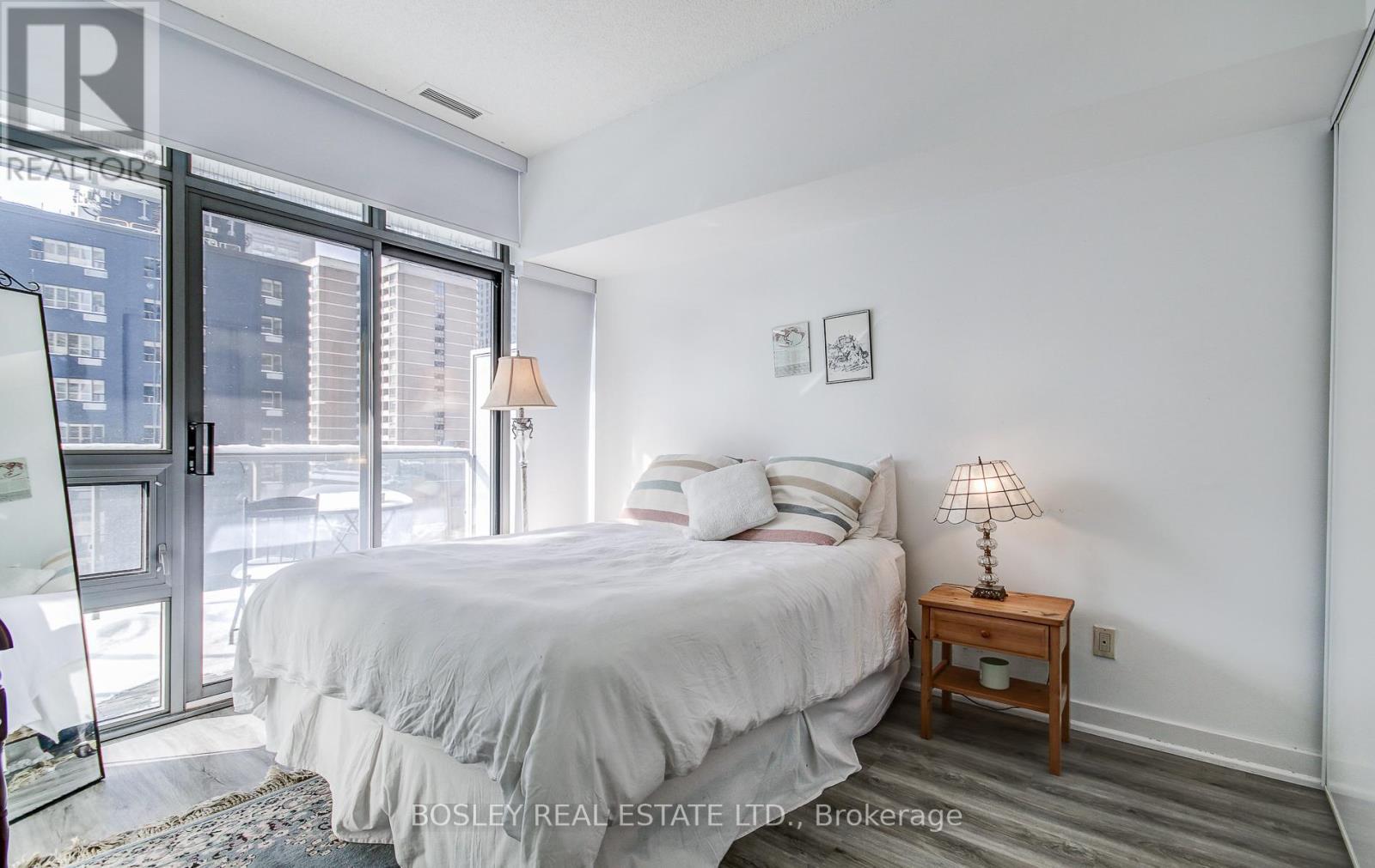 608 - 33 Charles Street E, Toronto, ON - Indoor Photo Showing Bedroom