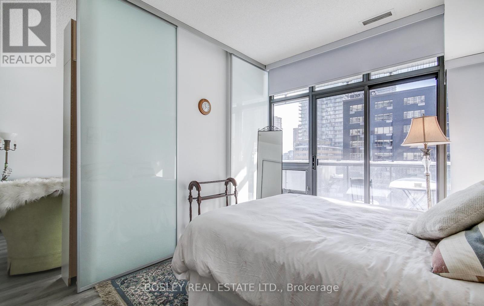 608 - 33 Charles Street E, Toronto, ON - Indoor Photo Showing Bathroom