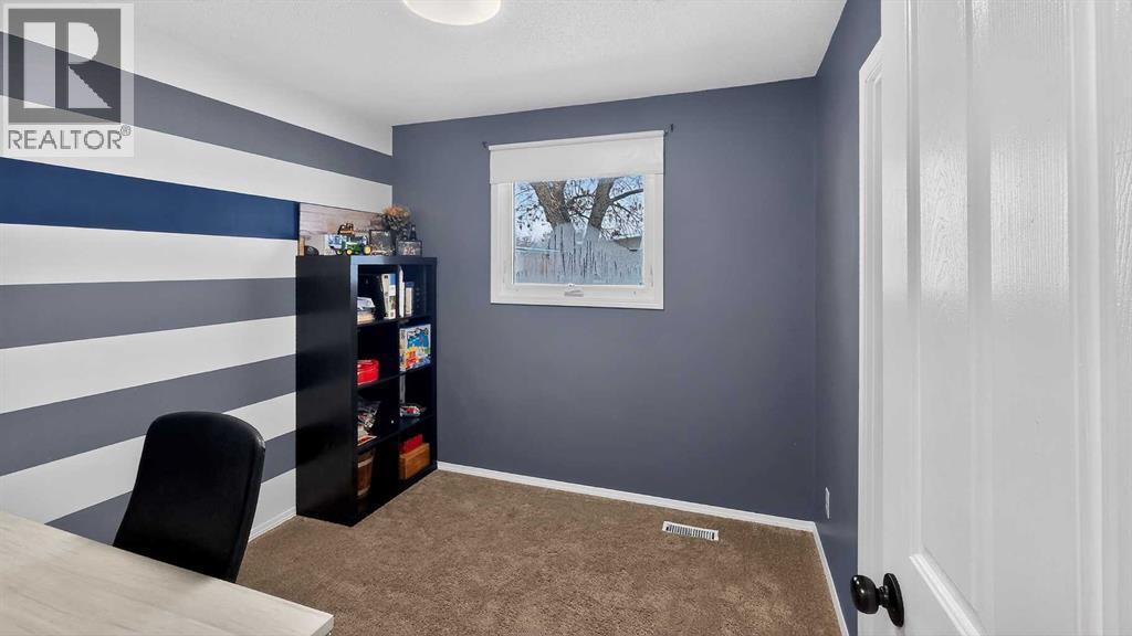 5813 50 Street, Taber, AB - Indoor Photo Showing Office