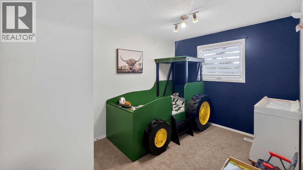 5813 50 Street, Taber, AB - Indoor