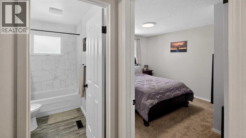 5813 50 Street, Taber, AB - Indoor