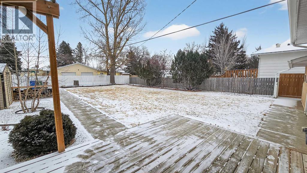 5813 50 Street, Taber, AB - Outdoor