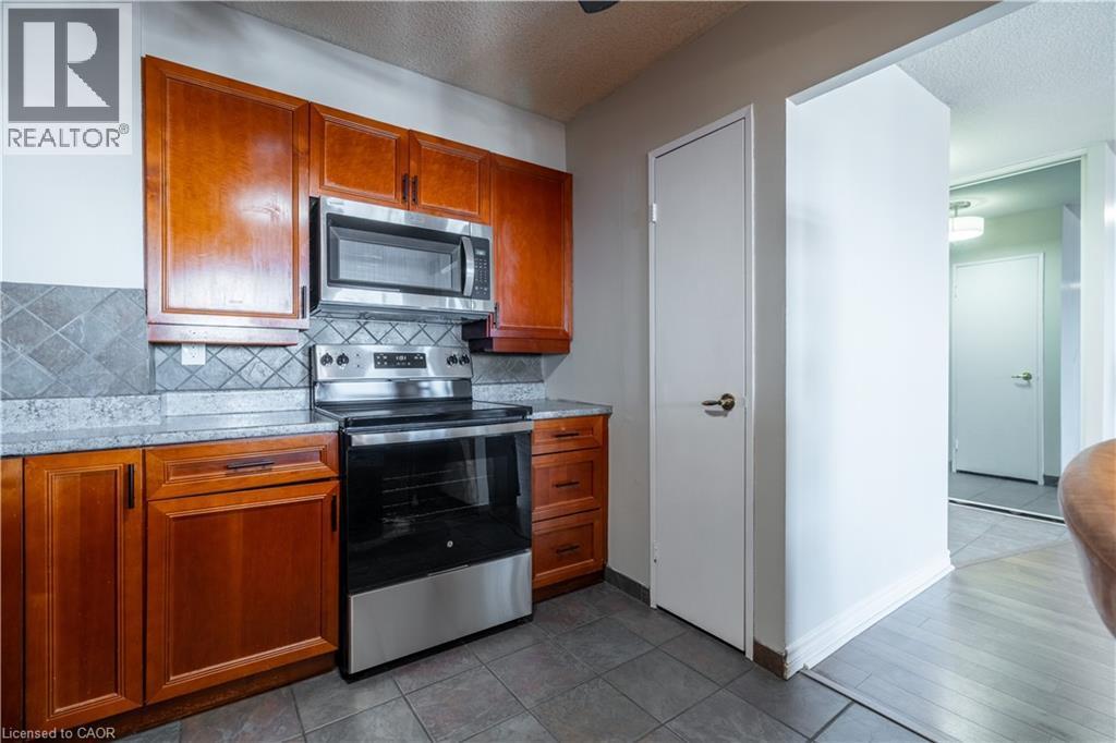 500 Green Road Unit# 1218, Stoney Creek, ON - Indoor Photo Showing Kitchen