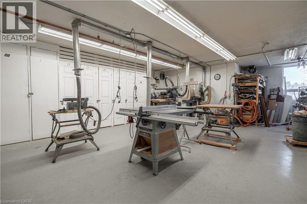 500 Green Road Unit# 1218, Stoney Creek, ON - Indoor Photo Showing Garage