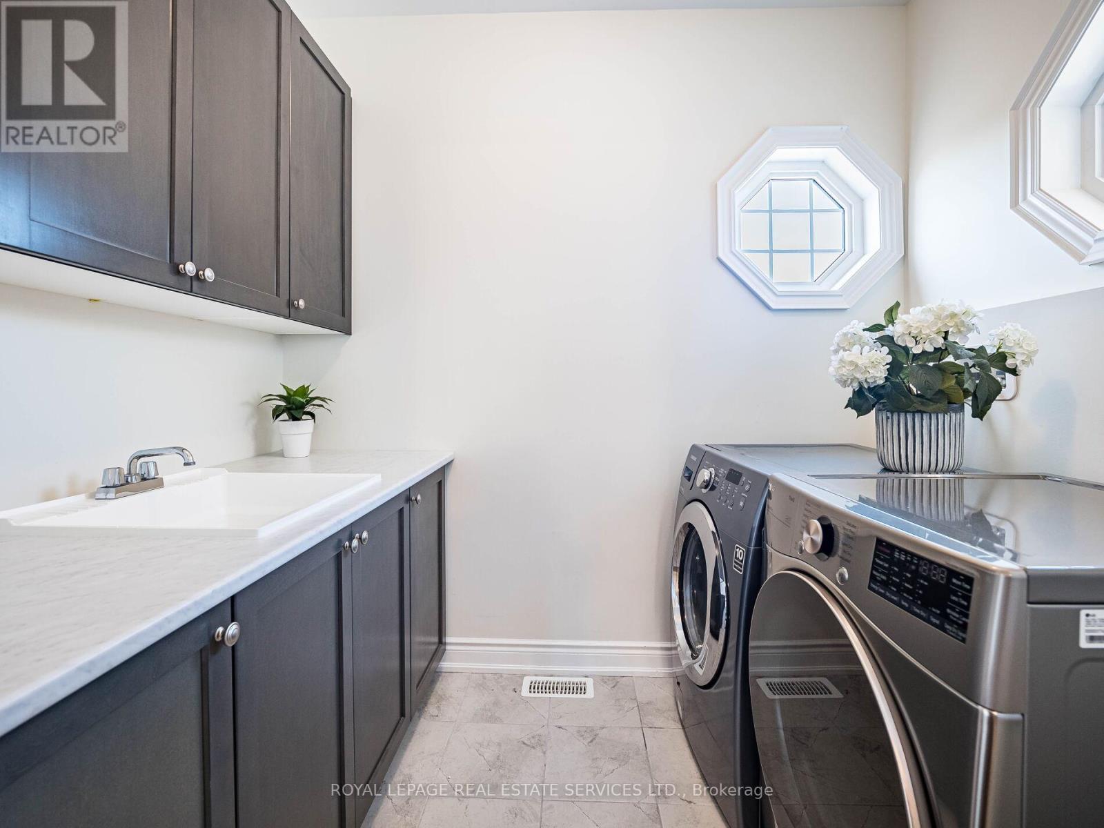 23 Grace Lake Court, Vaughan, ON - Indoor Photo Showing Laundry Room