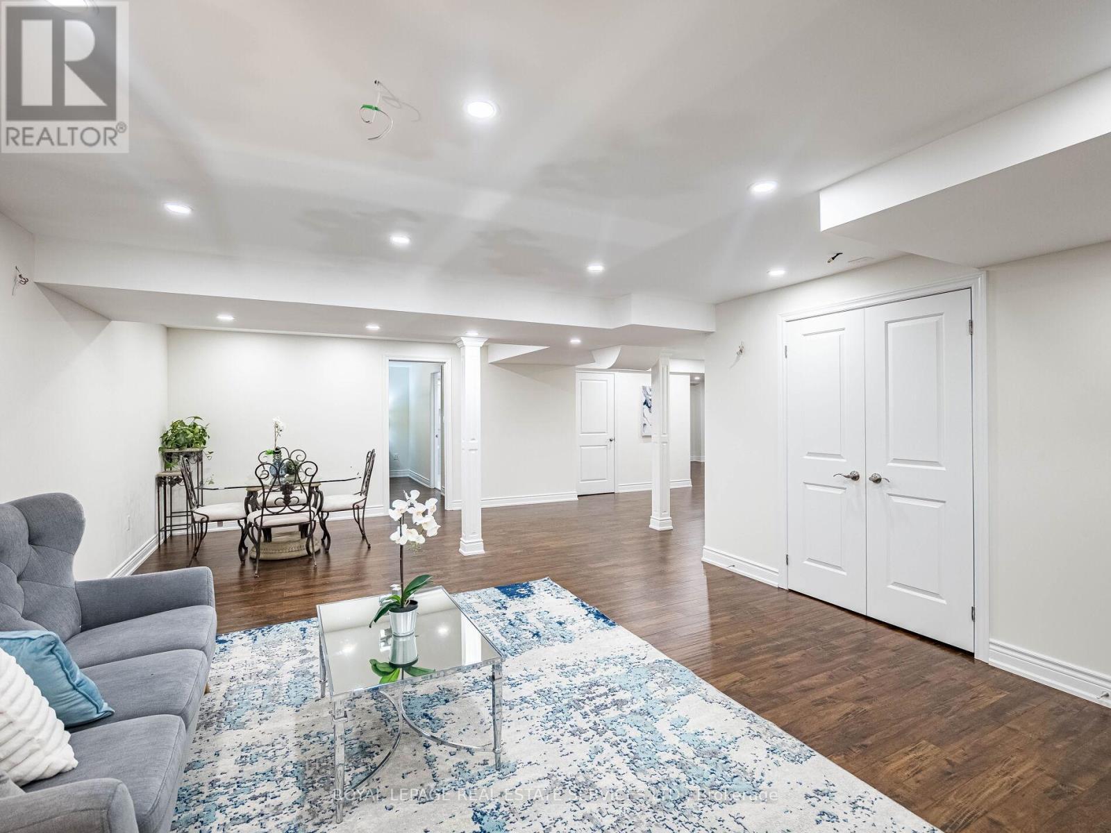 23 Grace Lake Court, Vaughan, ON - Indoor Photo Showing Living Room