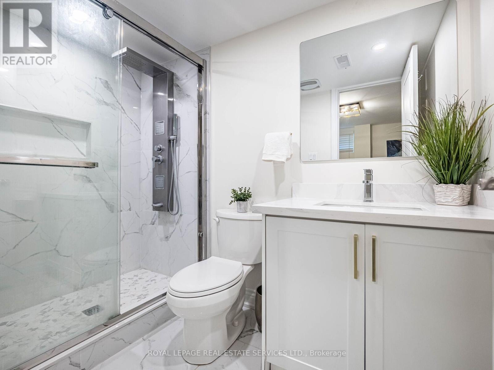 23 Grace Lake Court, Vaughan, ON - Indoor Photo Showing Bathroom
