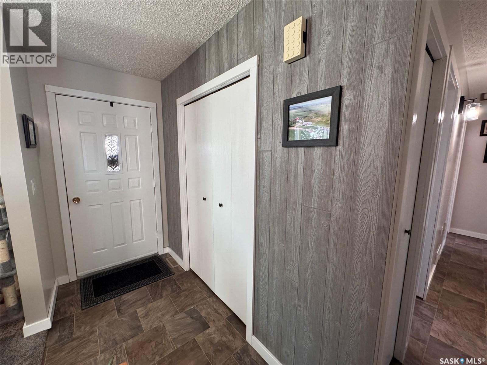 415 3Rd Avenue W, Biggar, SK - Indoor Photo Showing Other Room