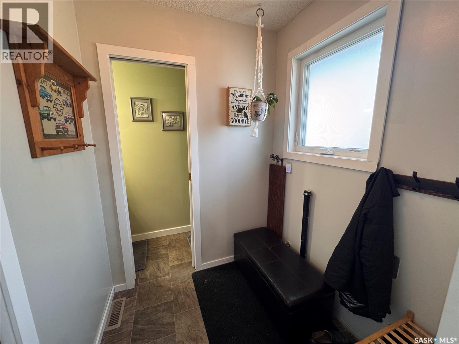 415 3Rd Avenue W, Biggar, SK - Indoor Photo Showing Other Room