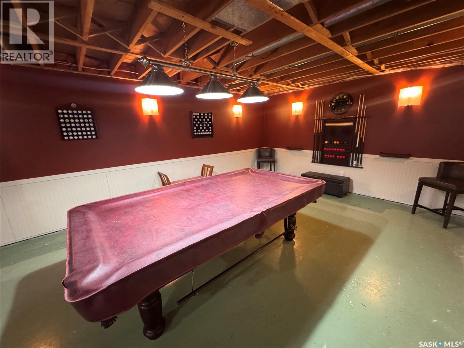 415 3Rd Avenue W, Biggar, SK - Indoor