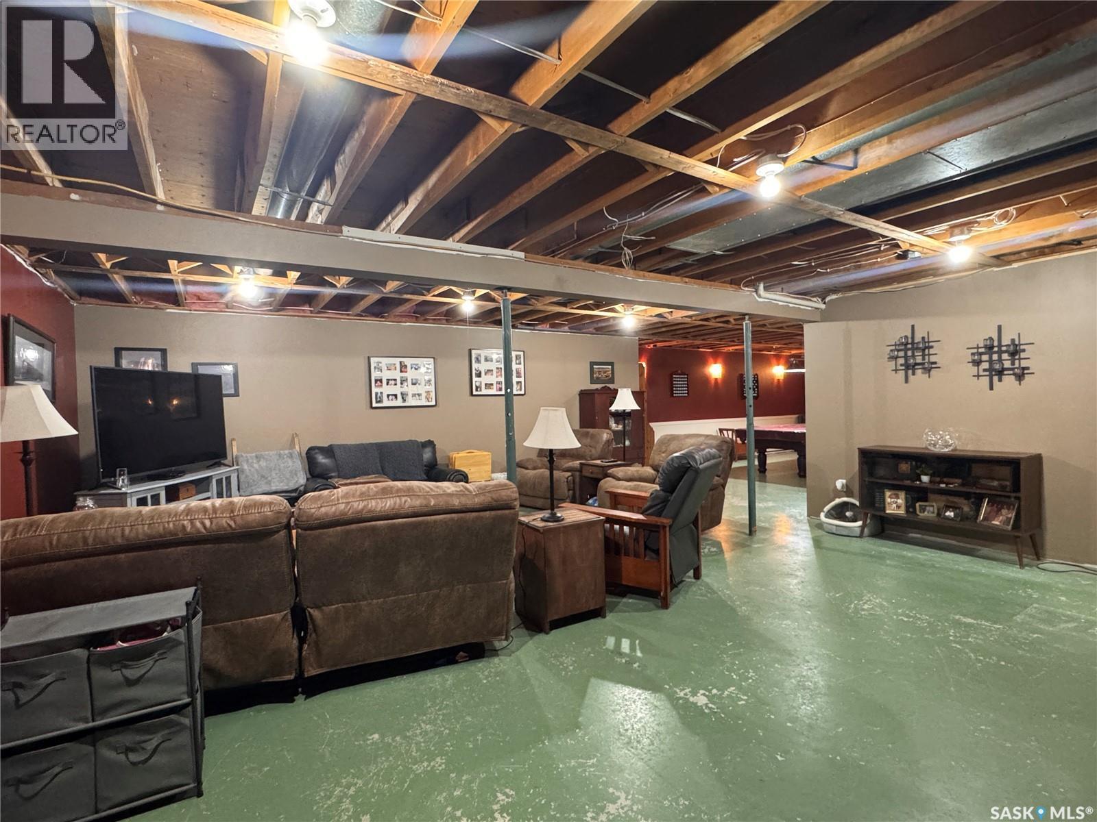 415 3Rd Avenue W, Biggar, SK - Indoor Photo Showing Basement