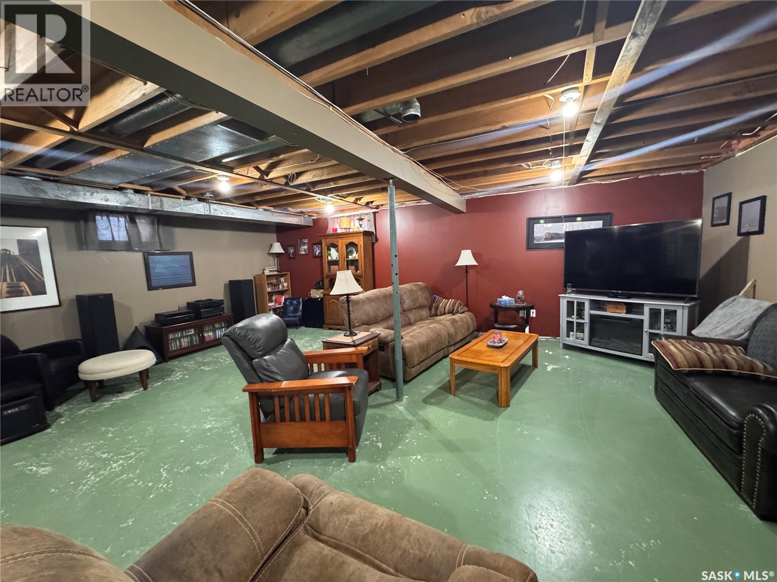 415 3Rd Avenue W, Biggar, SK - Indoor Photo Showing Basement