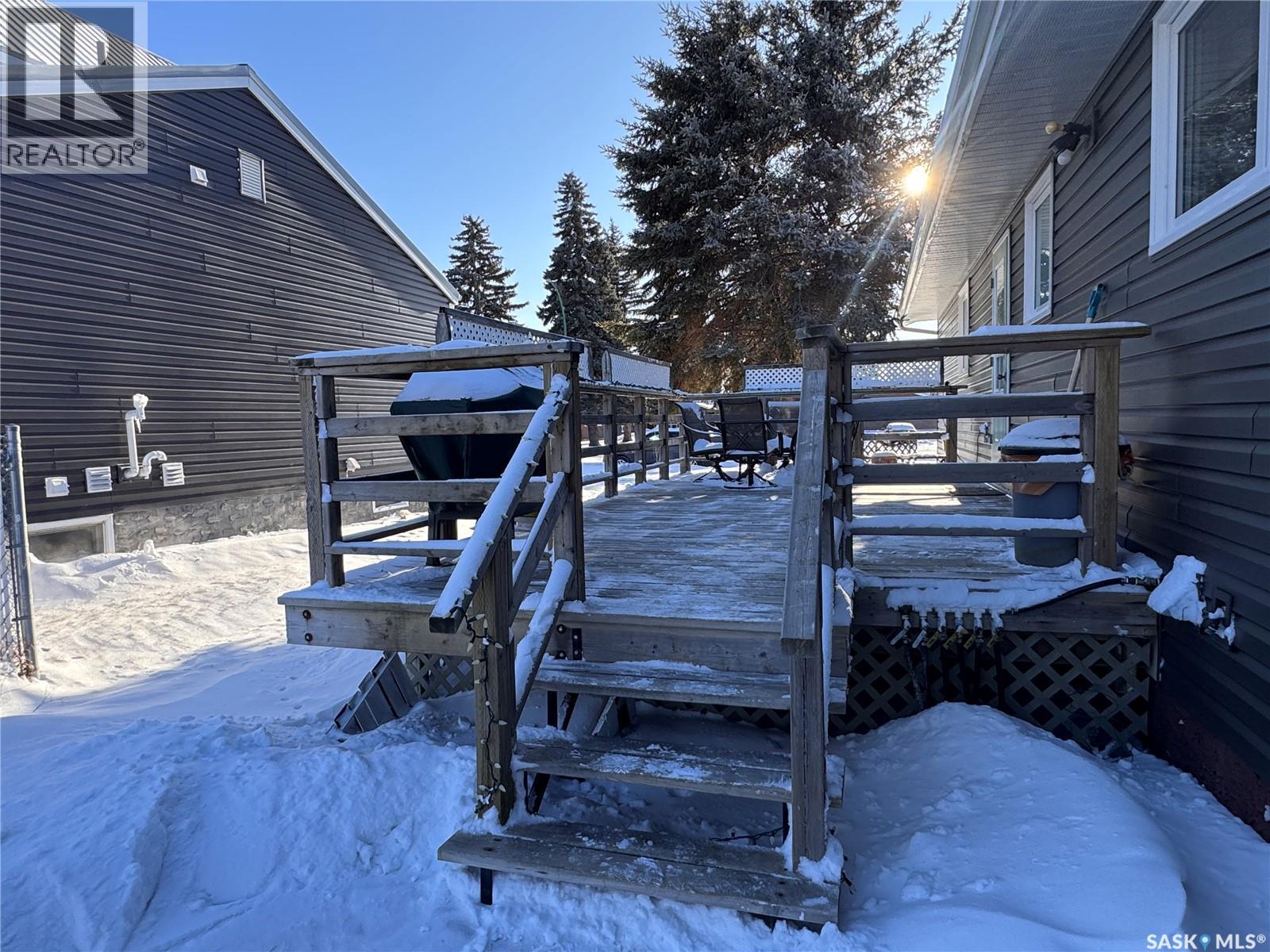 415 3Rd Avenue W, Biggar, SK - Outdoor With Deck Patio Veranda