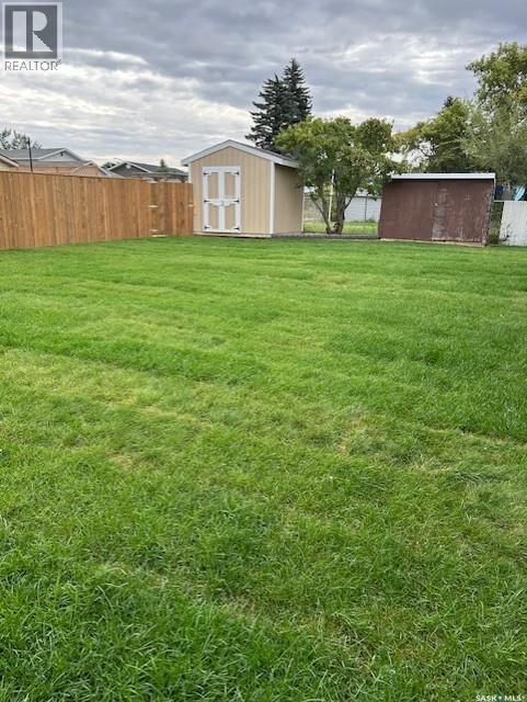 415 3Rd Avenue W, Biggar, SK - Outdoor