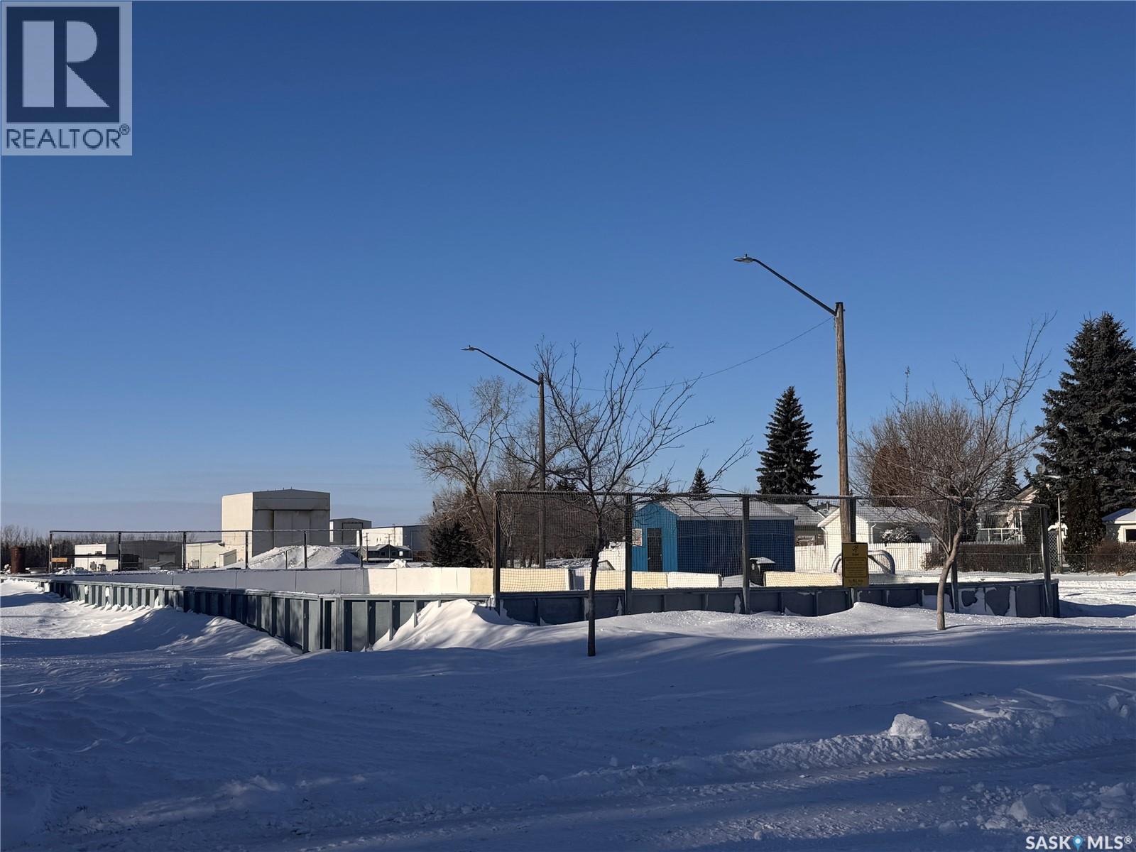 415 3Rd Avenue W, Biggar, SK - Outdoor