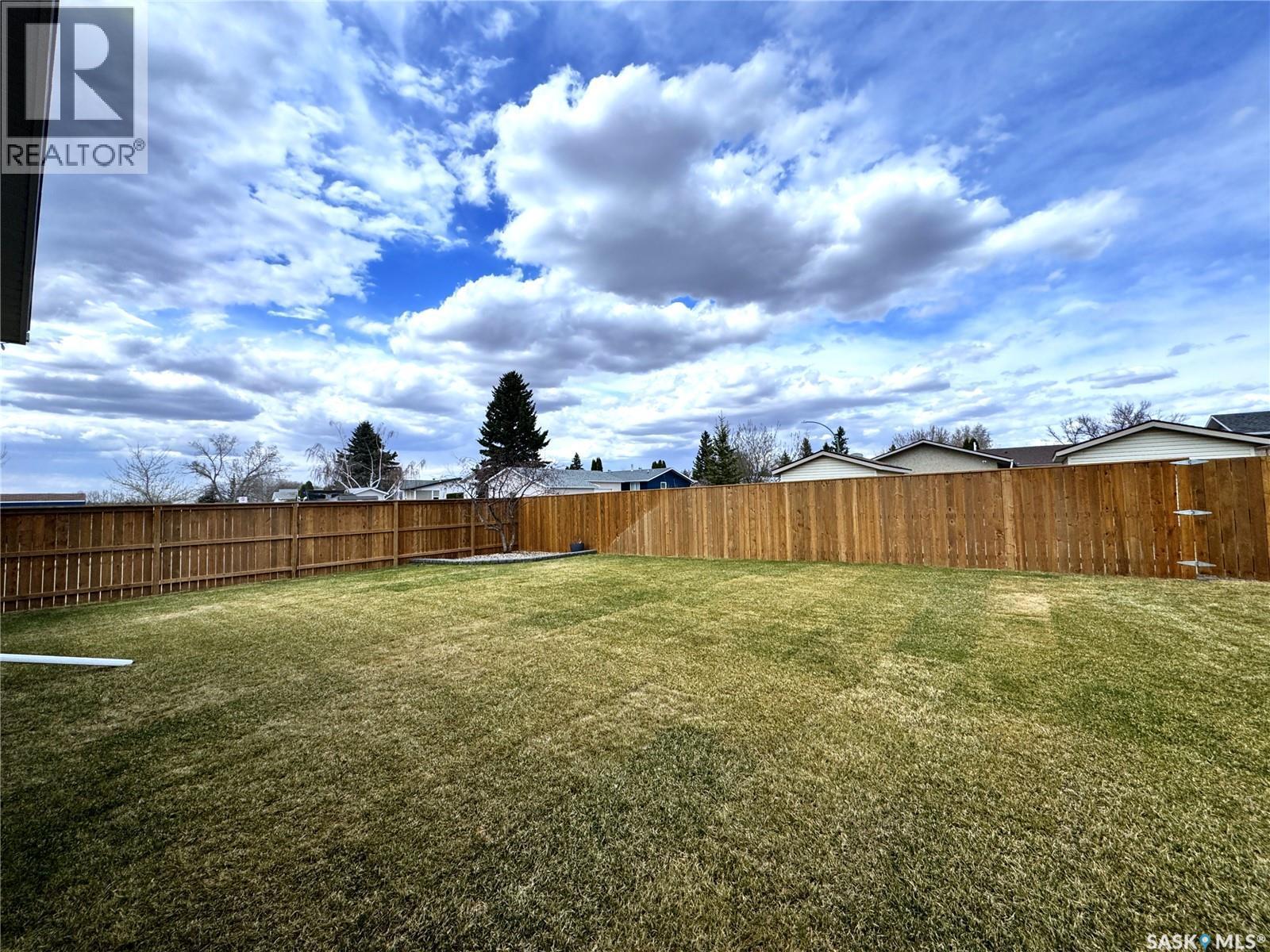 415 3Rd Avenue W, Biggar, SK - Outdoor