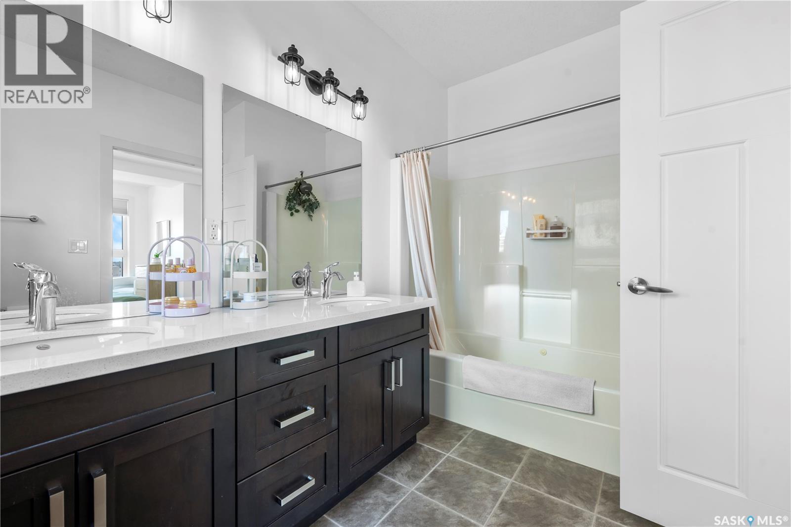 602 2055 Rose Street, Regina, SK - Indoor Photo Showing Bathroom