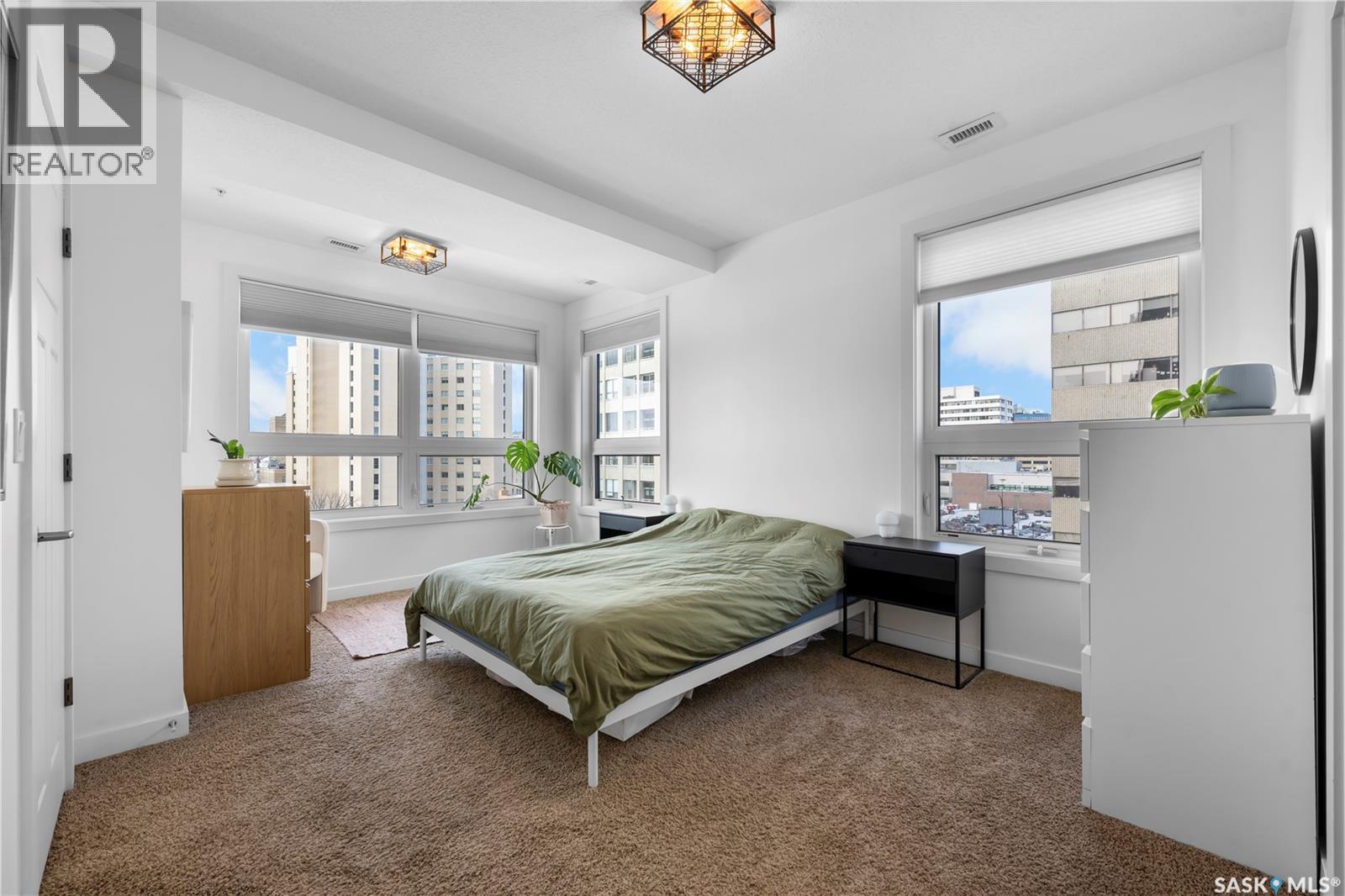 602 2055 Rose Street, Regina, SK - Indoor Photo Showing Bedroom