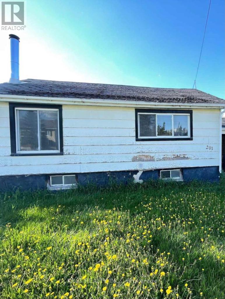 201 Third Avenue, Hornepayne, ON - Outdoor