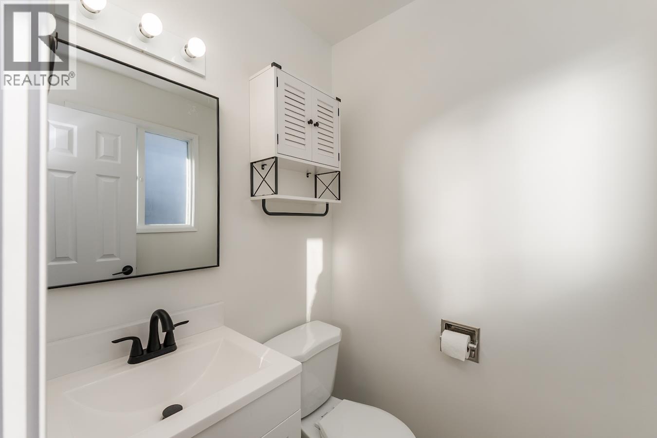 7790 Queens Crescent, Prince George, BC - Indoor Photo Showing Bathroom