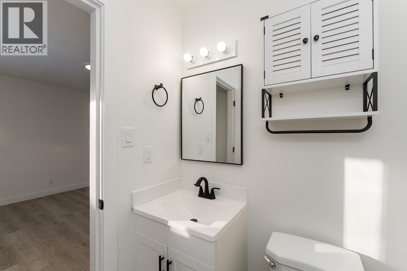 7790 Queens Crescent, Prince George, BC - Indoor Photo Showing Bathroom