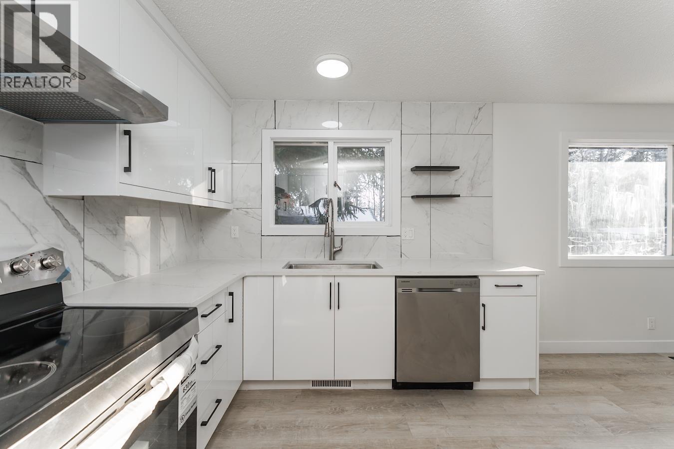 7790 Queens Crescent, Prince George, BC - Indoor Photo Showing Kitchen