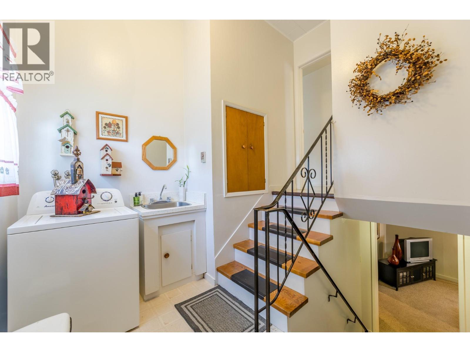 14001 Amm Avenue, Summerland, BC - Indoor Photo Showing Laundry Room