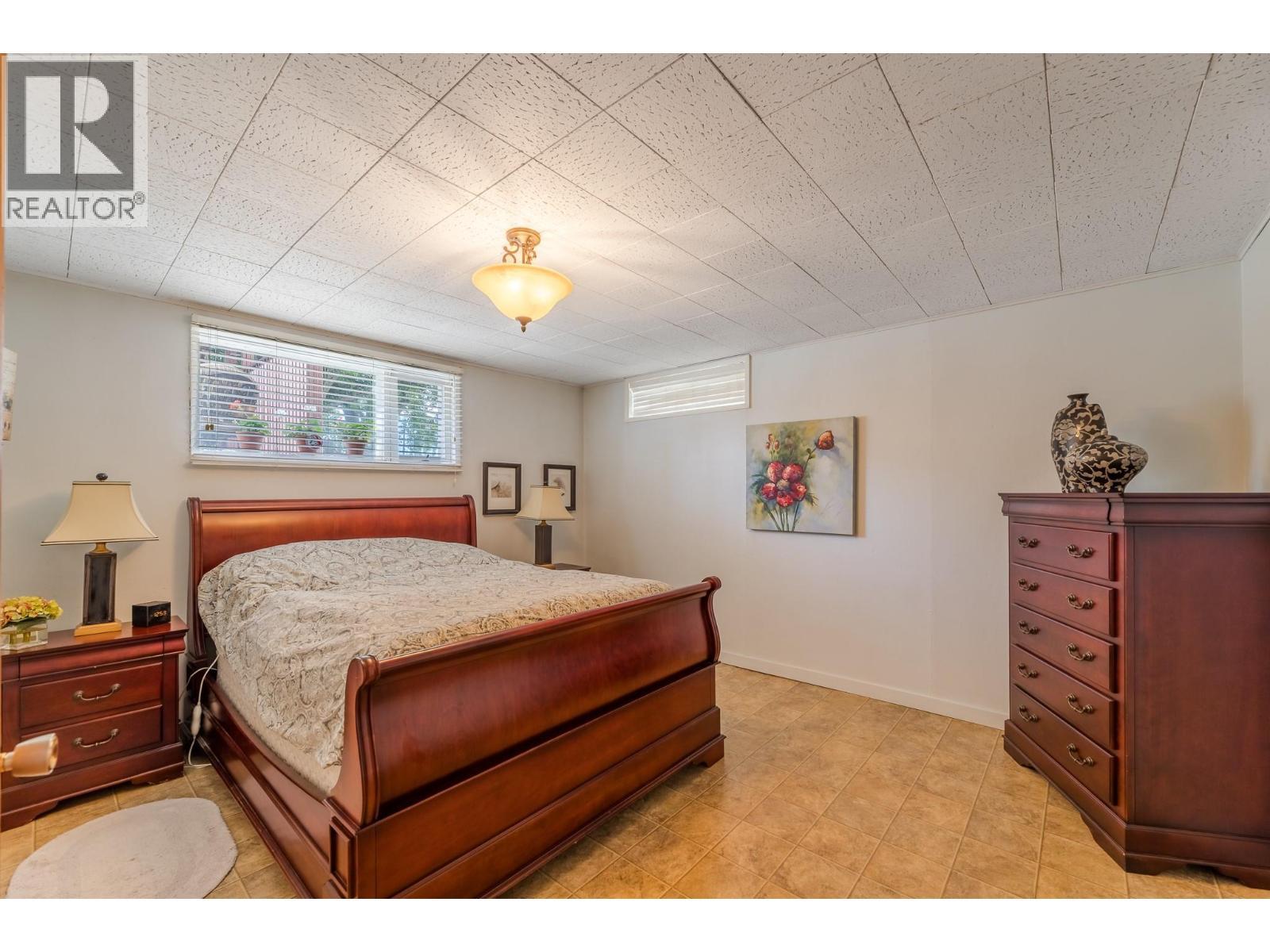 14001 Amm Avenue, Summerland, BC - Indoor Photo Showing Bedroom