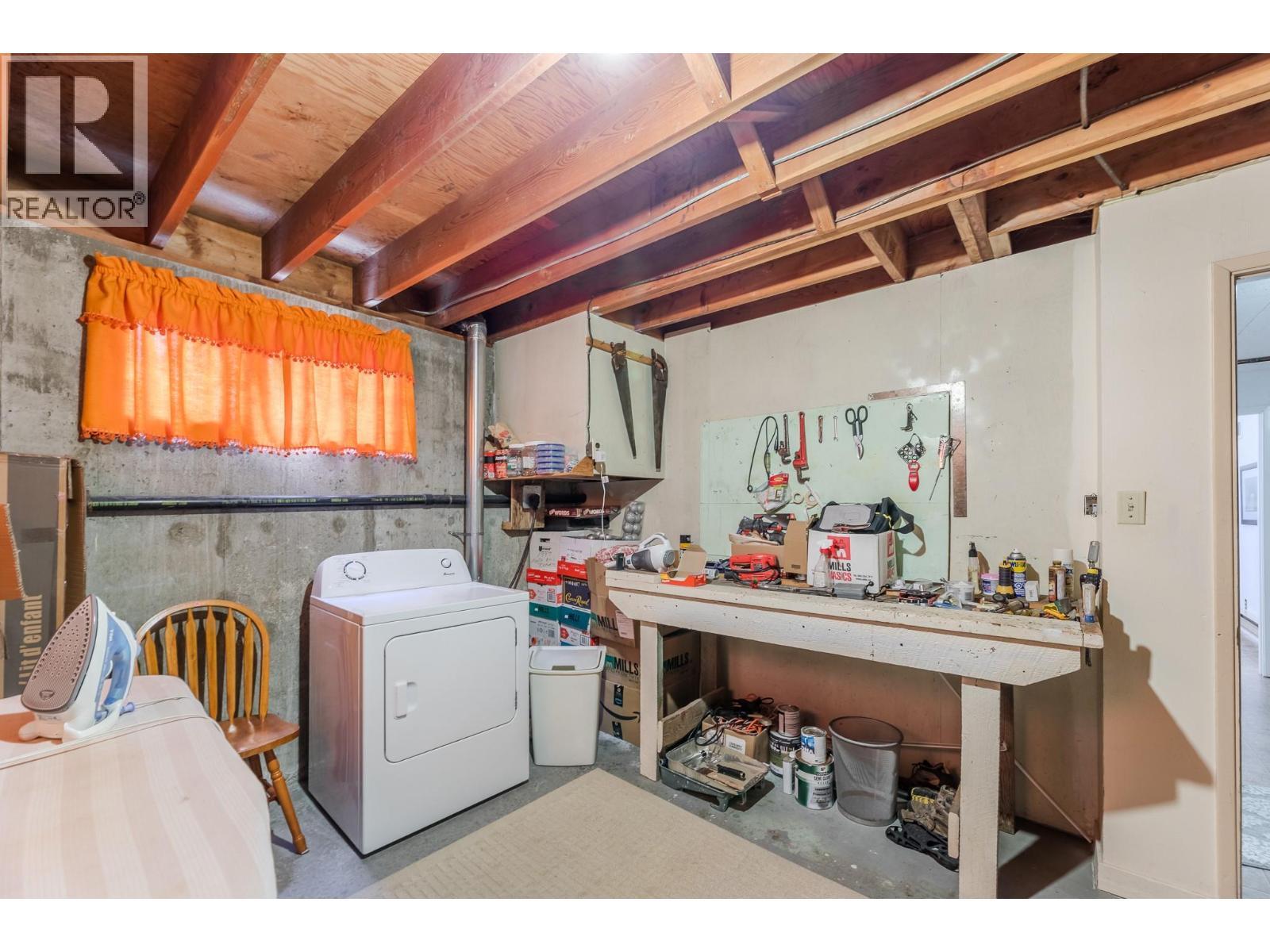 14001 Amm Avenue, Summerland, BC - Indoor Photo Showing Laundry Room