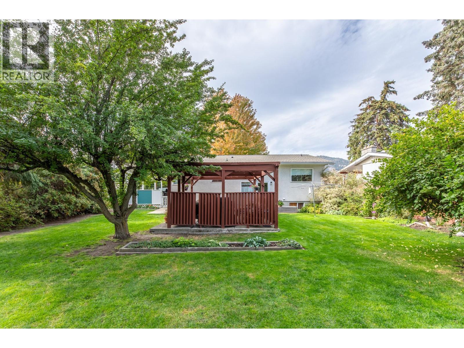 14001 Amm Avenue, Summerland, BC - Outdoor