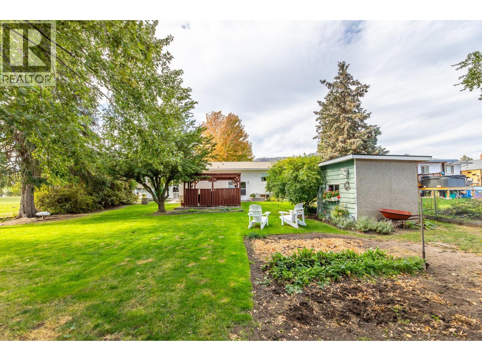 14001 Amm Avenue, Summerland, BC - Outdoor