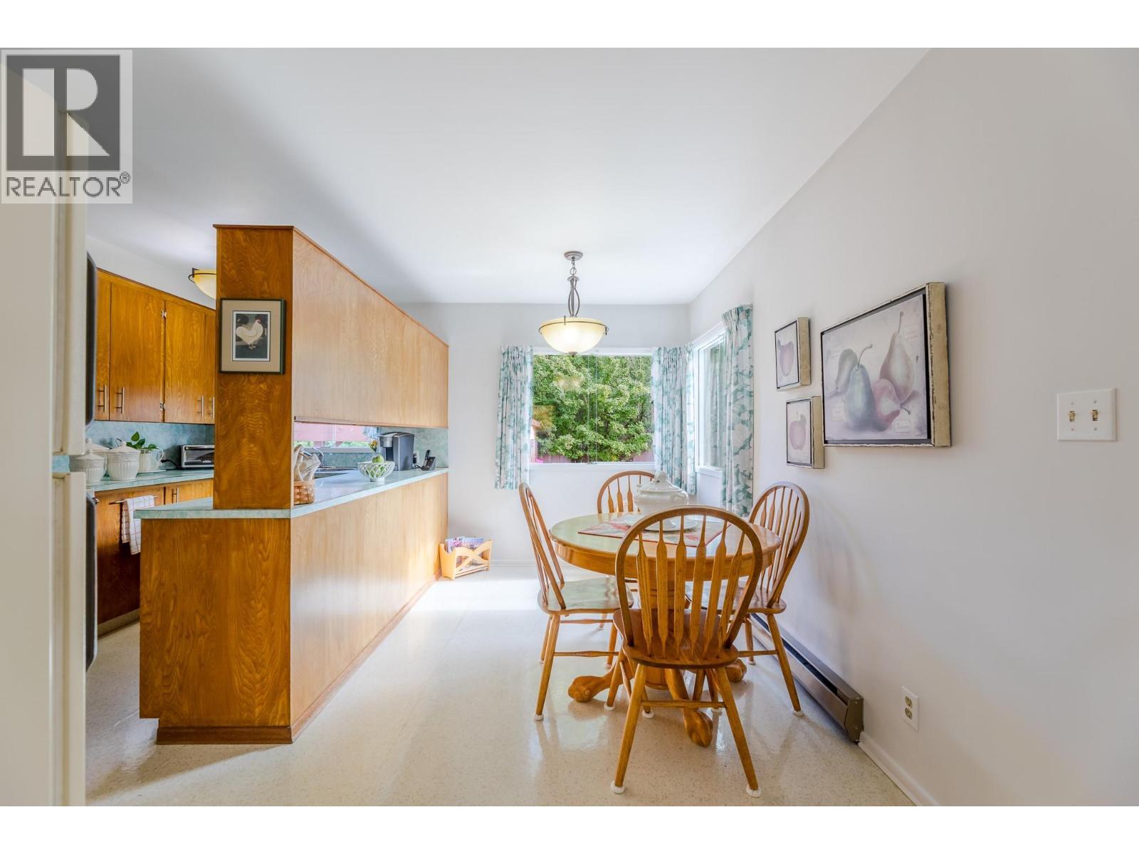 14001 Amm Avenue, Summerland, BC - Indoor