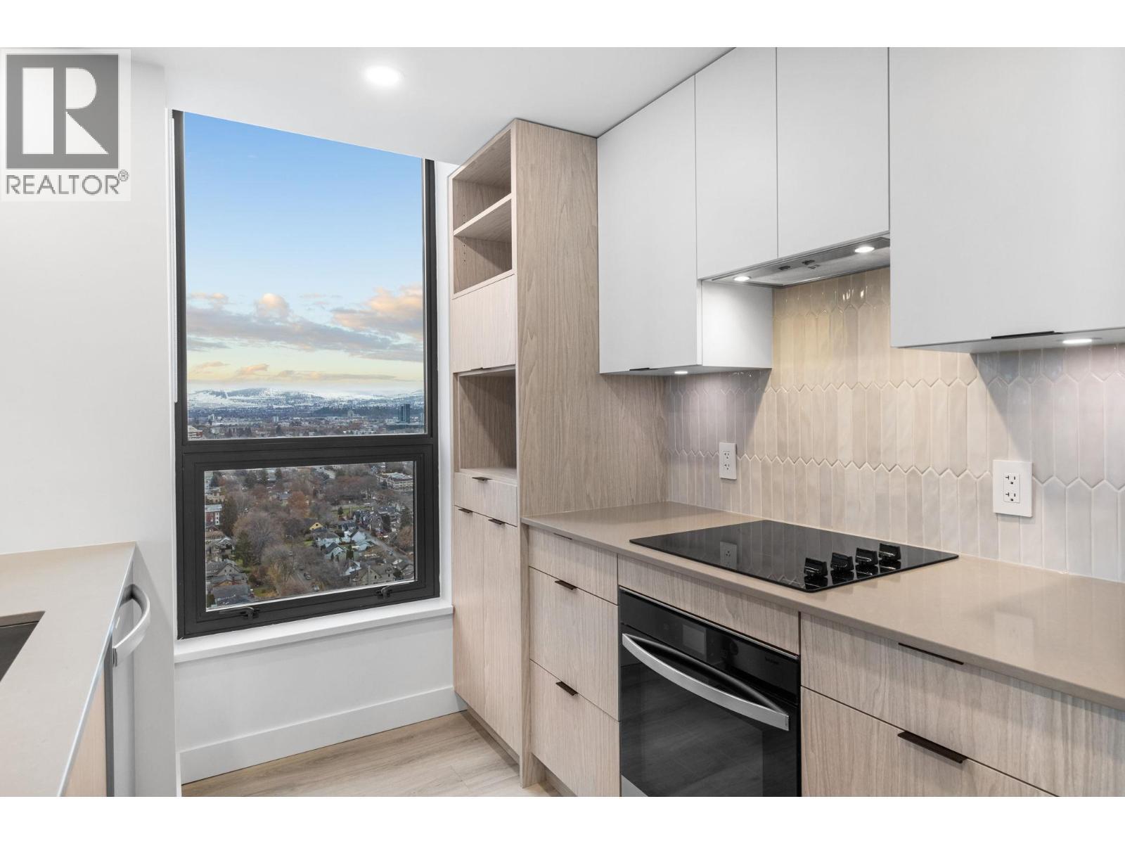 1488 Bertram Street Unit# 2808, Kelowna, BC - Indoor Photo Showing Kitchen With Upgraded Kitchen