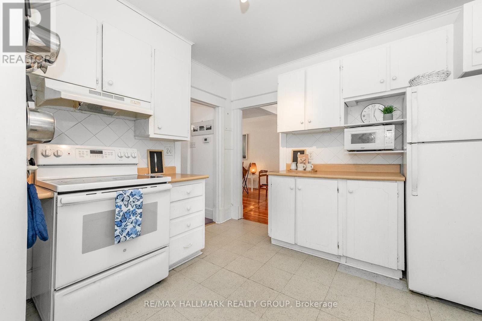Kitchen - 55 Smirle Avenue, Ottawa, ON - Indoor Photo Showing Kitchen