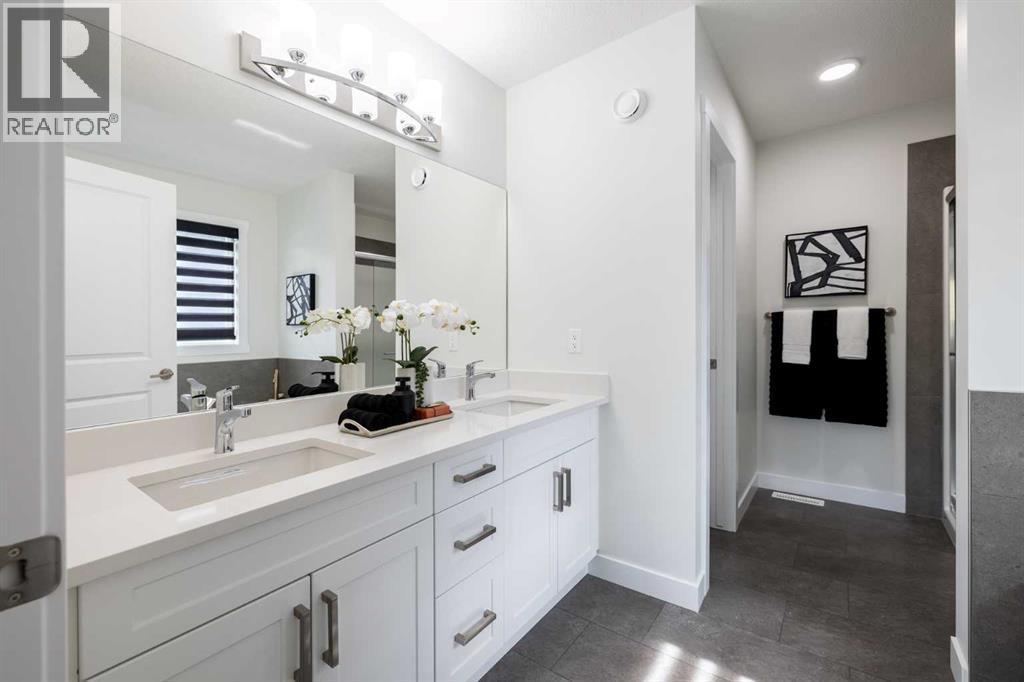 432 Ranch Gate, Strathmore, AB - Indoor Photo Showing Bathroom