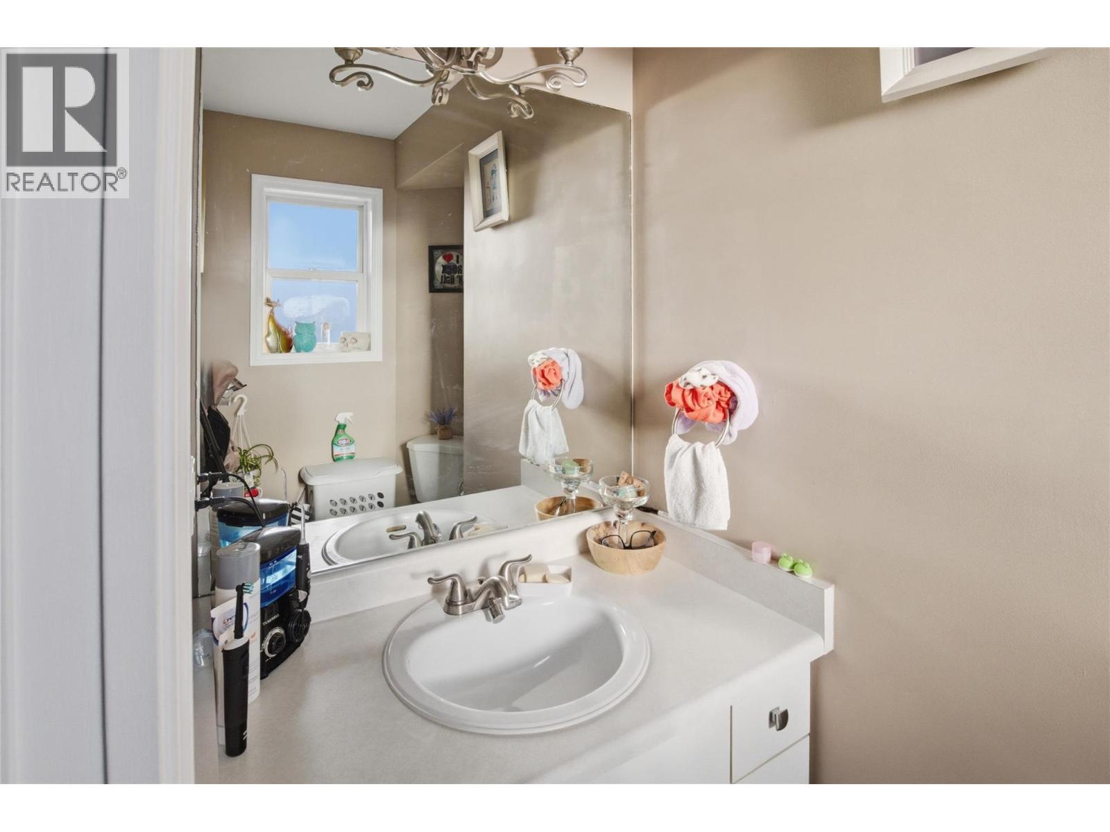 1750 Mckinley Court Unit# 12, Kamloops, BC - Indoor Photo Showing Bathroom