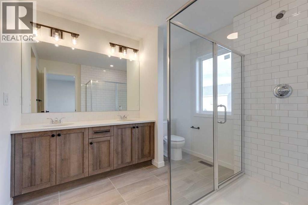 1379 Bayview Crescent Sw, Airdrie, AB - Indoor Photo Showing Bathroom