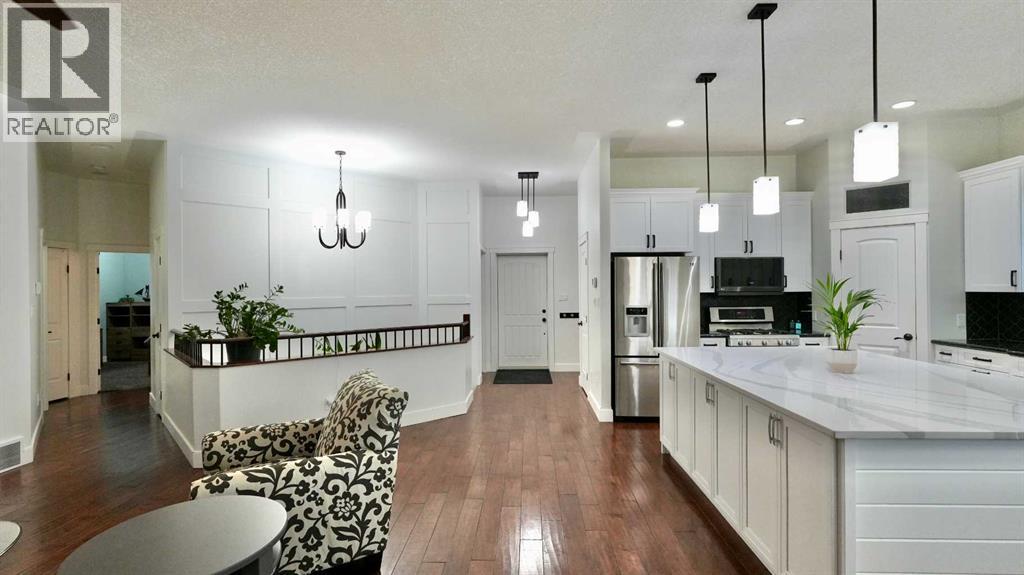 8245 102 Avenue, Peace River, AB - Indoor Photo Showing Kitchen With Upgraded Kitchen