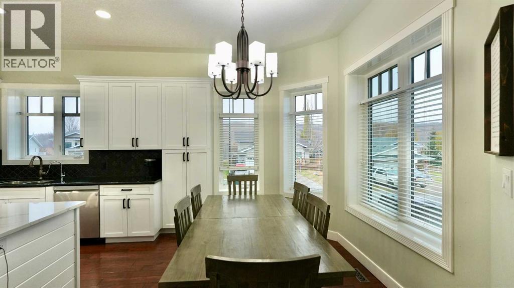 8245 102 Avenue, Peace River, AB - Indoor Photo Showing Dining Room