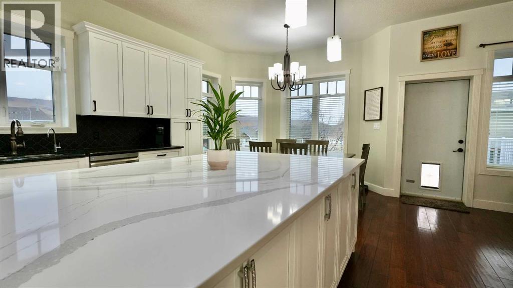 8245 102 Avenue, Peace River, AB - Indoor Photo Showing Kitchen
