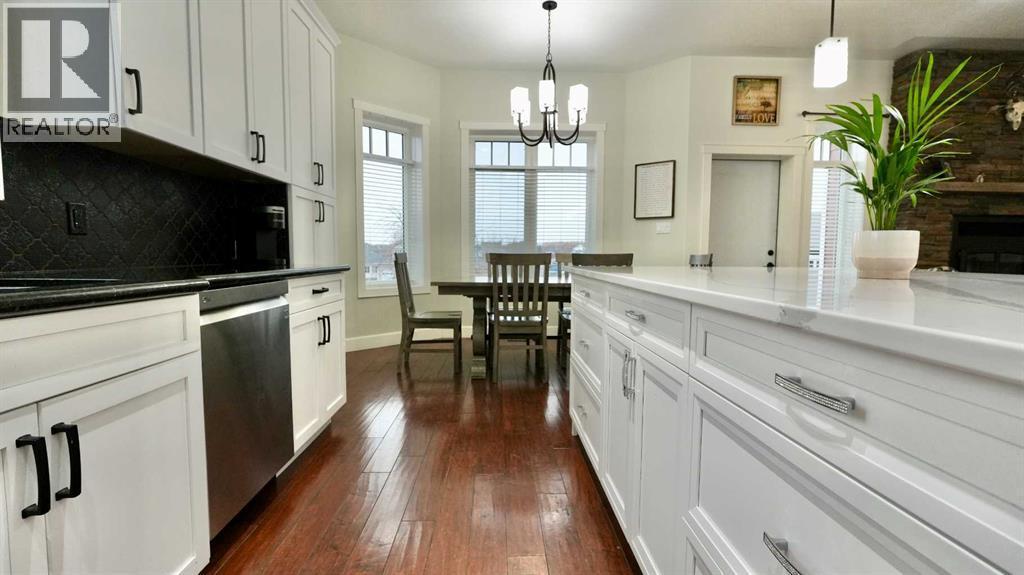 8245 102 Avenue, Peace River, AB - Indoor Photo Showing Kitchen