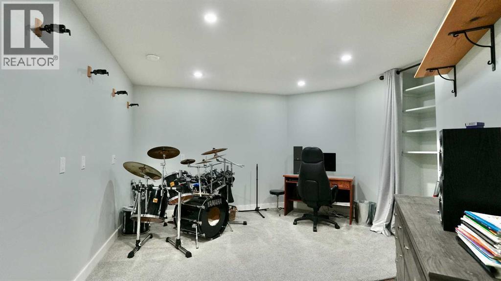 8245 102 Avenue, Peace River, AB - Indoor