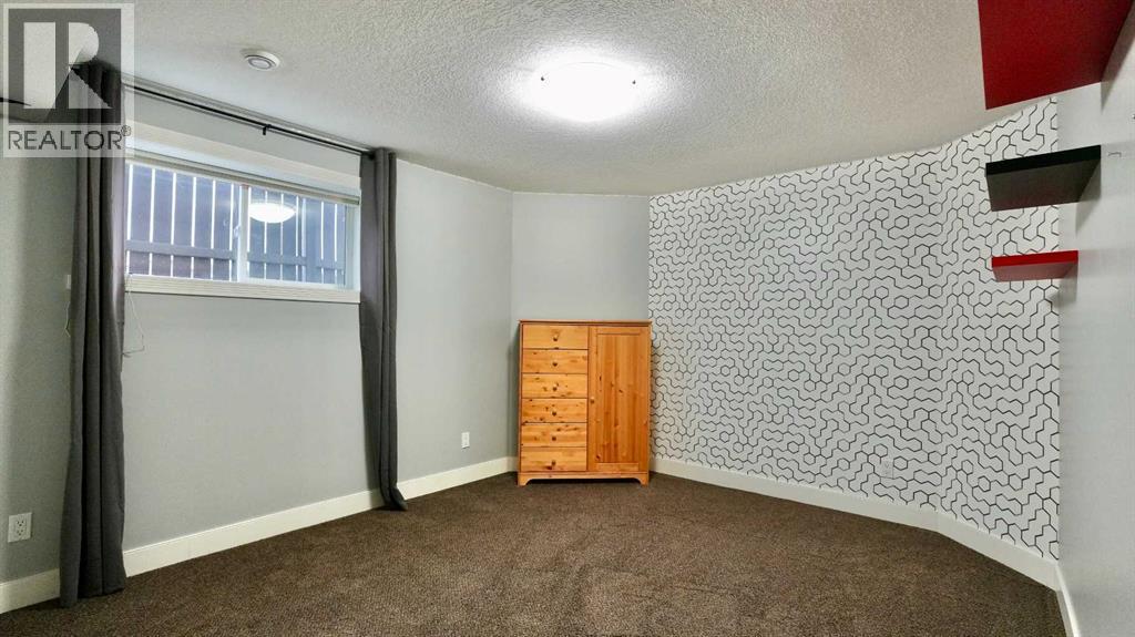 8245 102 Avenue, Peace River, AB - Indoor Photo Showing Other Room