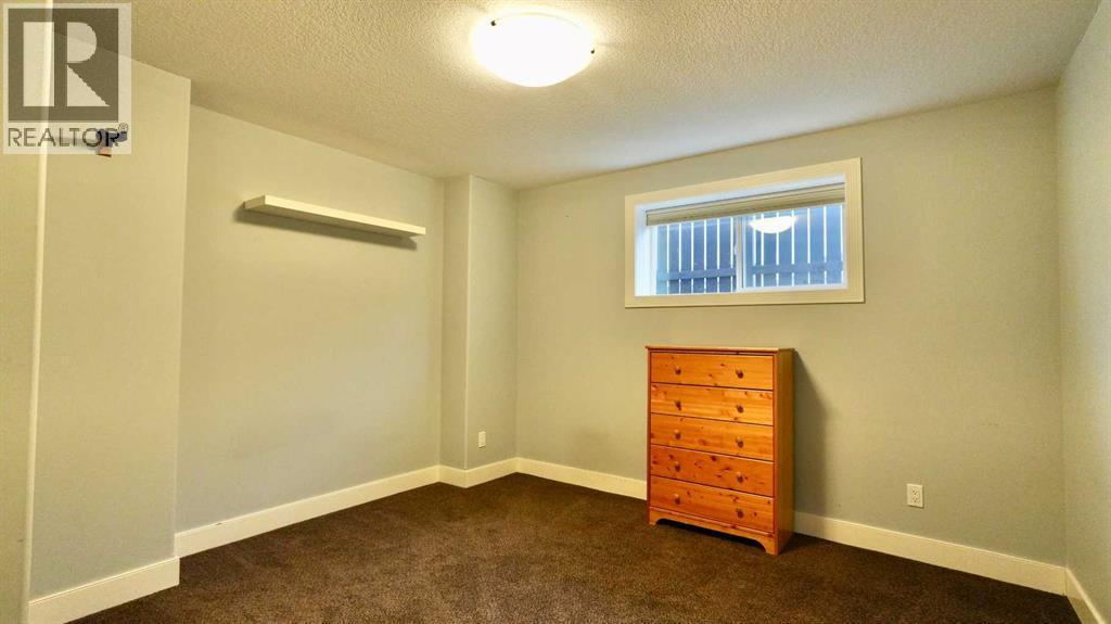 8245 102 Avenue, Peace River, AB - Indoor Photo Showing Other Room