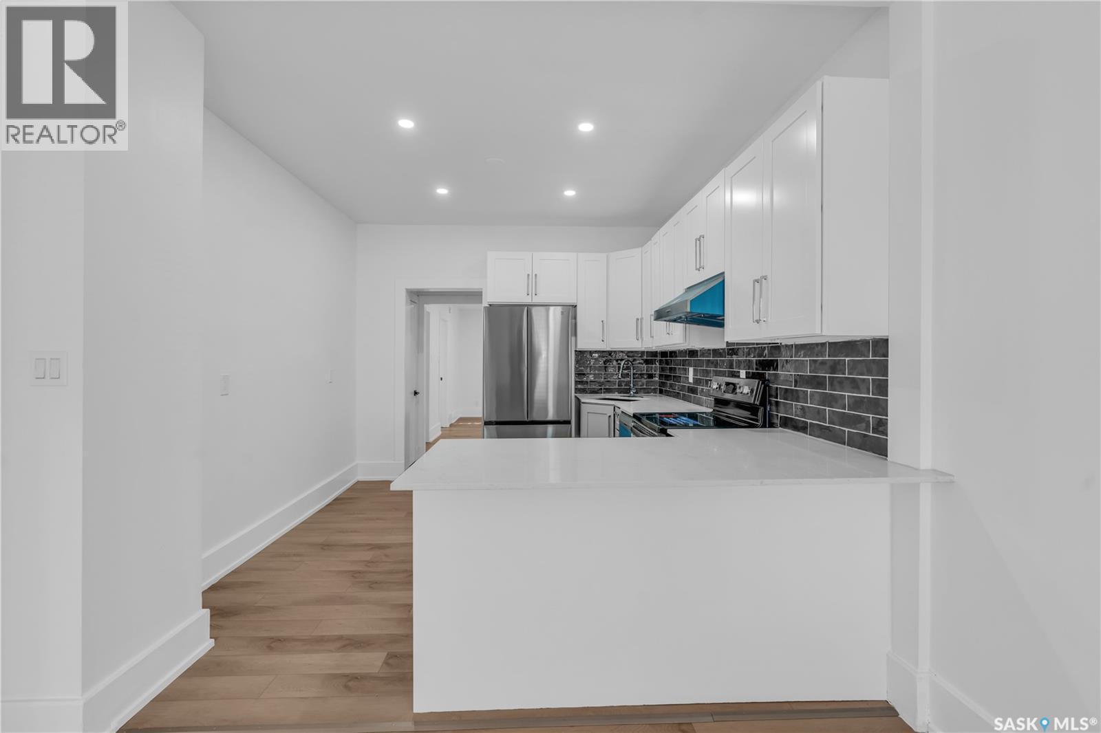 120 O Avenue S, Saskatoon, SK - Indoor Photo Showing Kitchen