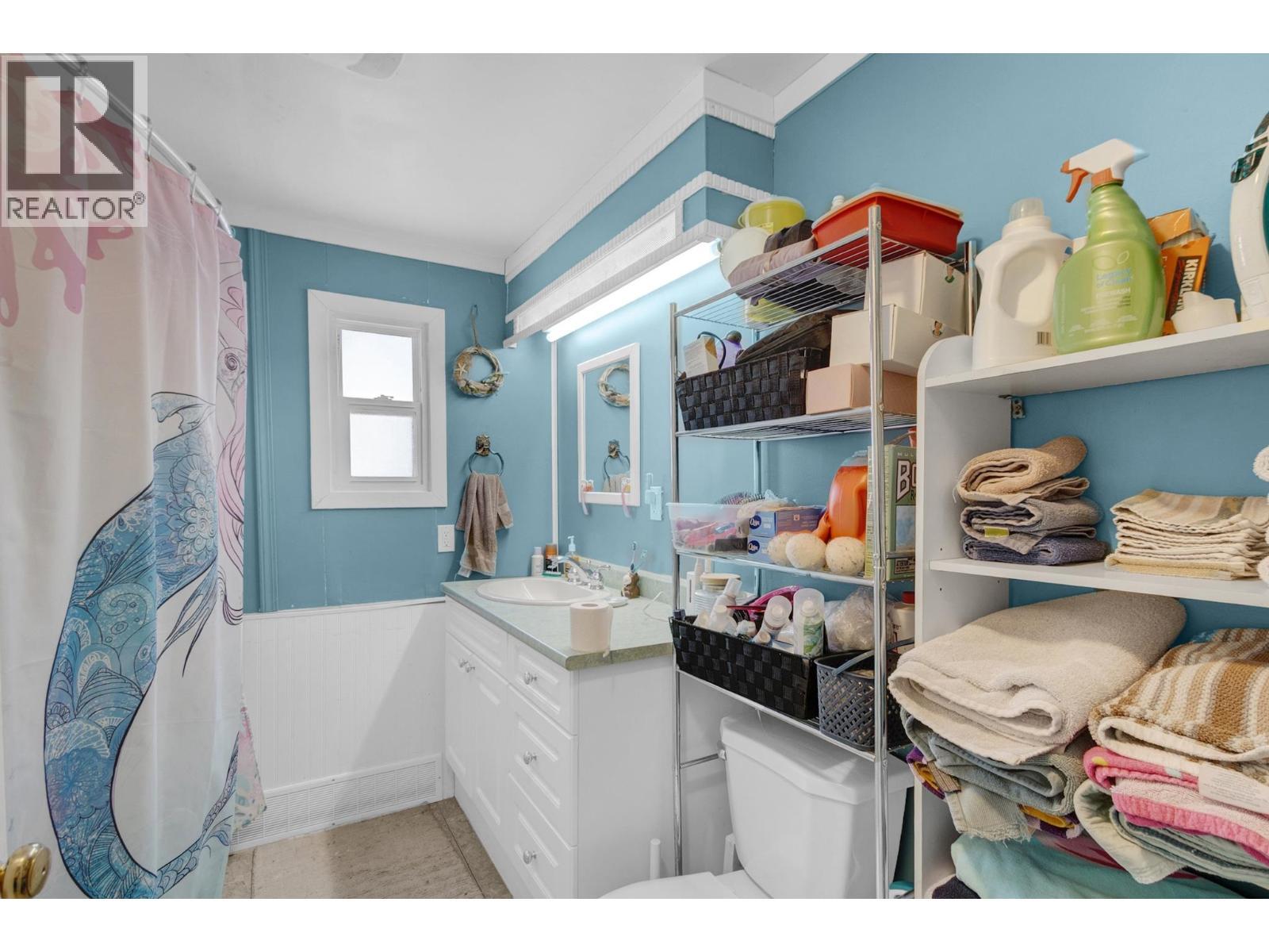 6993 Adam Drive, Prince George, BC - Indoor Photo Showing Bathroom