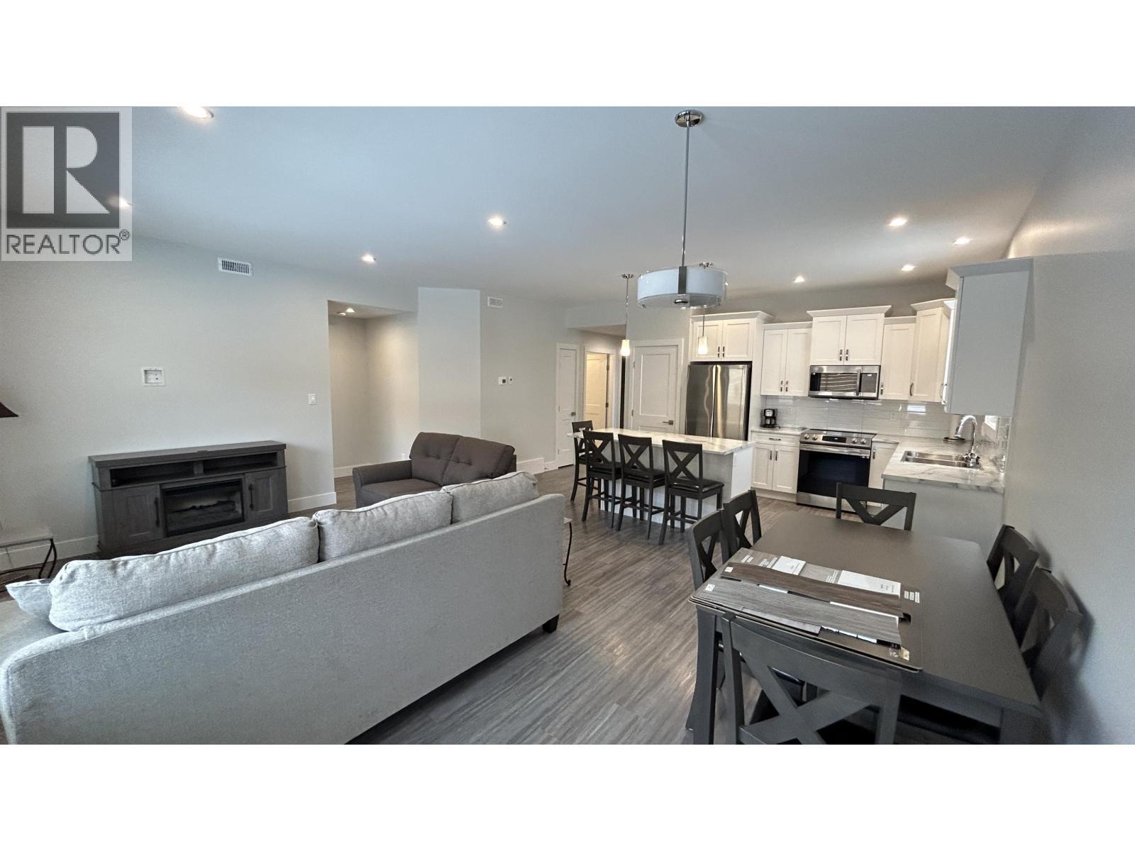 14 105 Forest Ridge Road, 100 Mile House, BC - Indoor