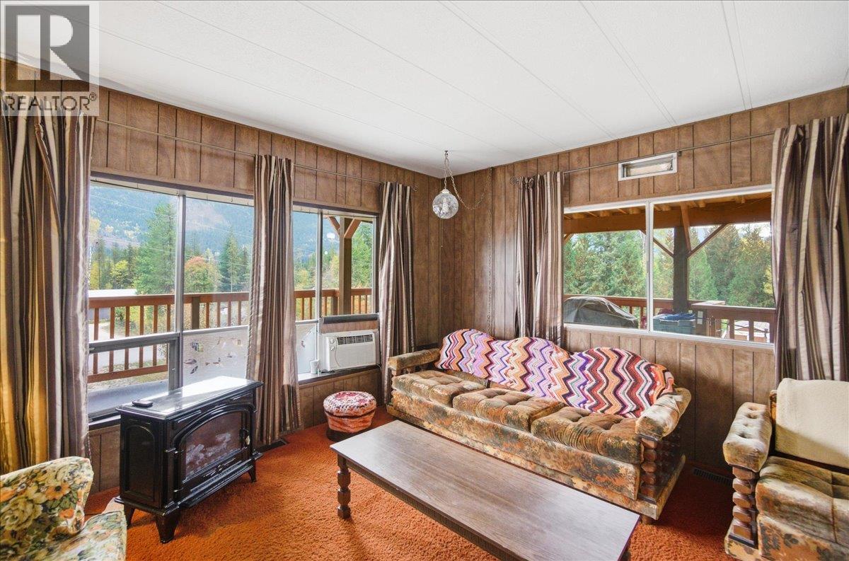 2413 Doukhobour Road, Castlegar, BC